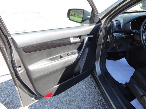 Used 2014 Kia Sorento AWD LX image 8