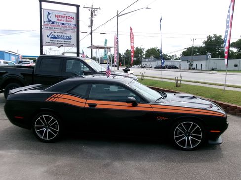 Used 2022 Dodge Challenger R/T Plus image 25