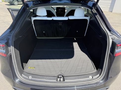Used 2024 Tesla Model Y Performance image 16