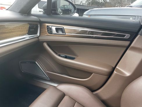 Used 2017 Porsche Panamera Turbo image 8