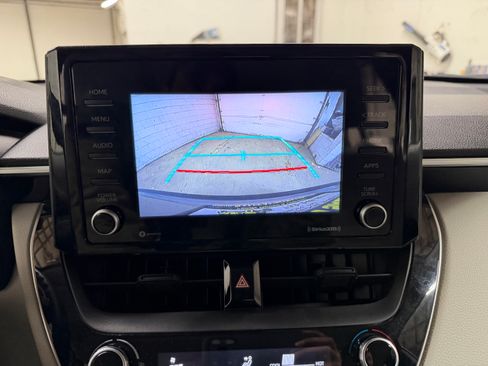 Used 2022 Toyota Corolla Cross L image 9