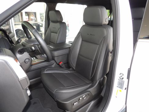 Used 2025 GMC Yukon XL Denali image 21