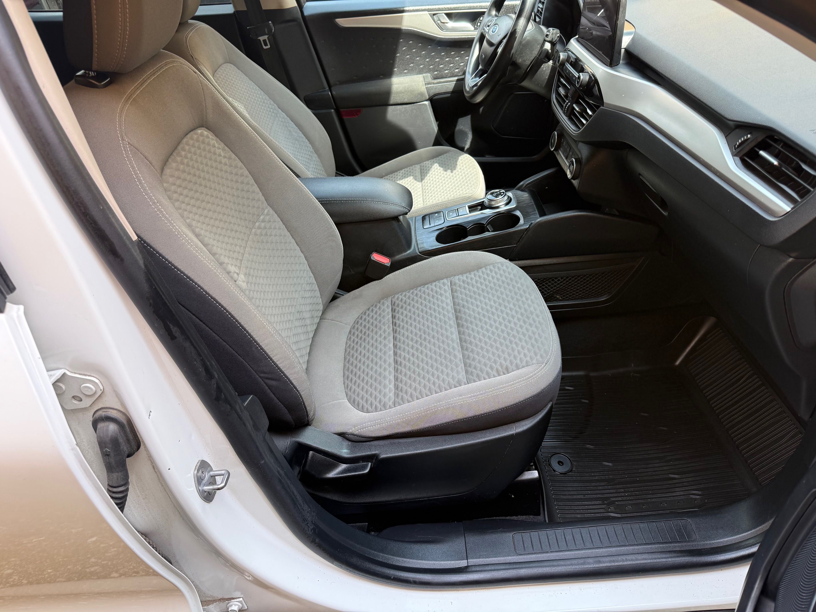 Used 2020 Ford Escape AWD SE image 8