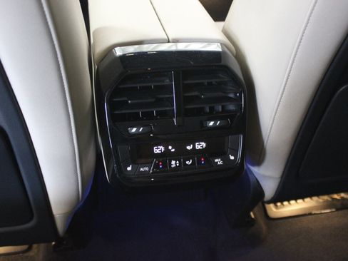 Used 2024 BMW iX M60 AWD/4WD image 33