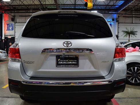 Used 2013 Toyota Highlander SE image 9