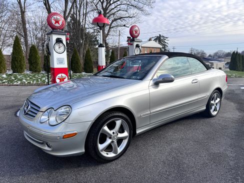 Used 2005 Mercedes-Benz CLK 320 image 22