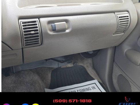 Used 1996 GMC Suburban image 22