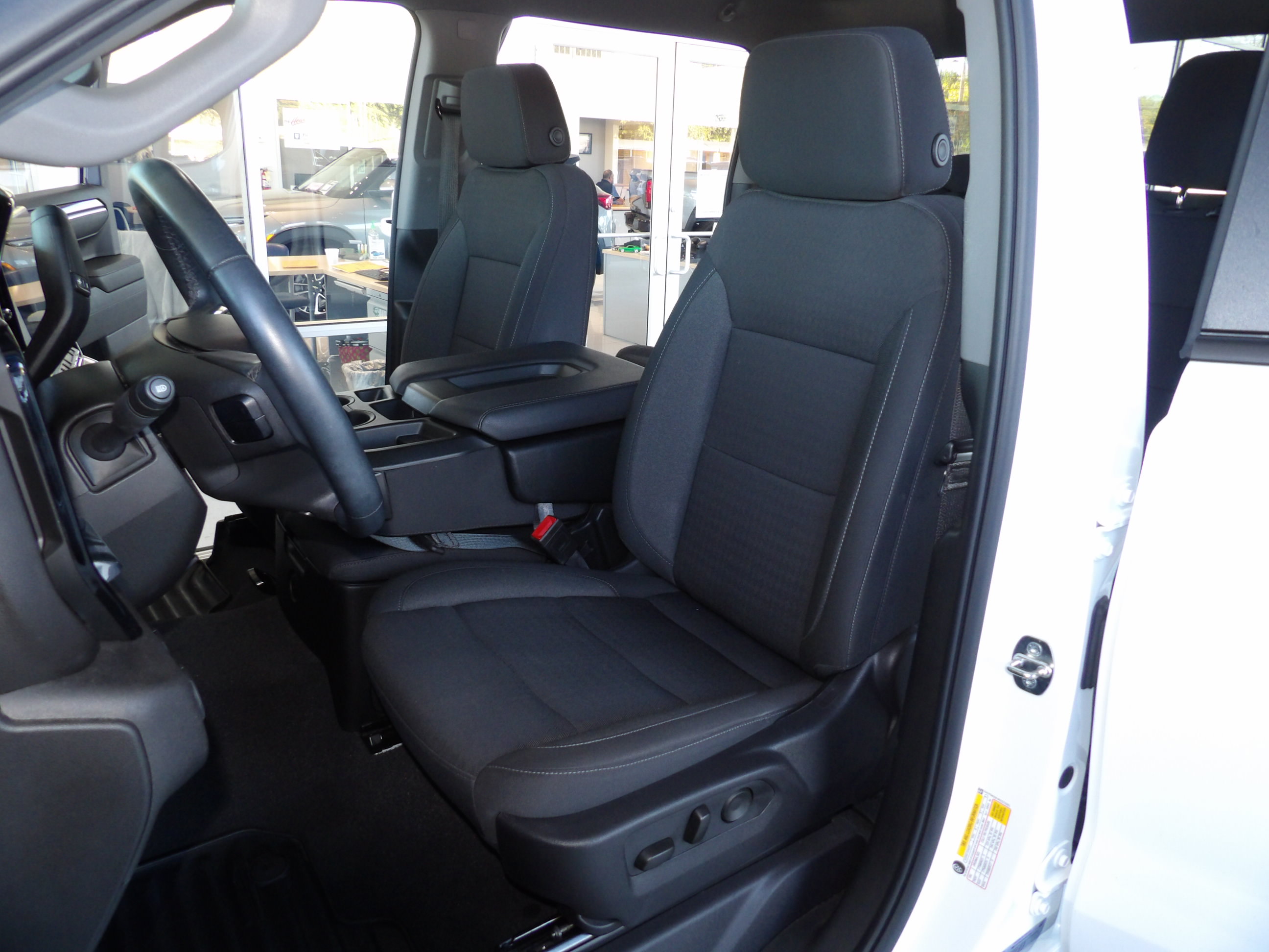 Used 2024 Chevrolet Silverado 1500 4x4 Crew Cab LT image 18