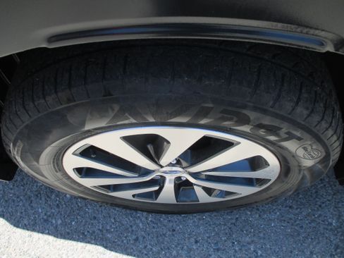 Used 2024 Subaru Outback Premium AWD/4WD image 14