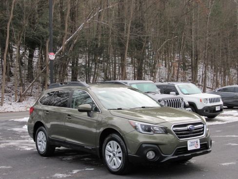 Used 2019 Subaru Outback 2.5i Premium image 12