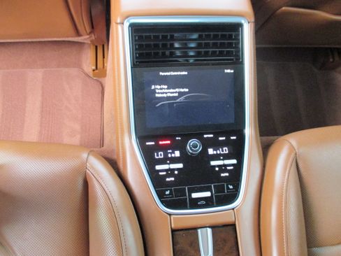 Used 2021 Porsche Panamera Sedan 4D image 11