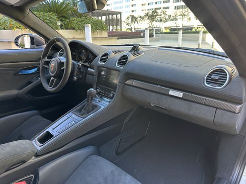 Used 2024 Porsche 718 Cayman GT4 RS image 15