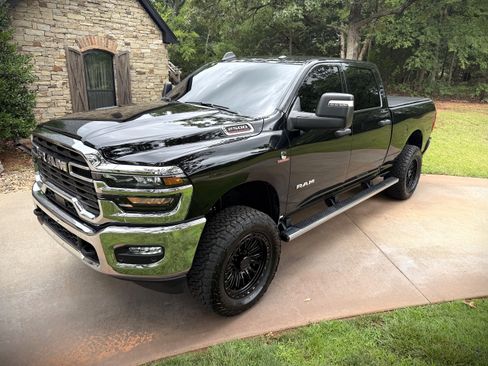 Used 2025 RAM 2500 4x4 Crew Cab Big Horn image 1