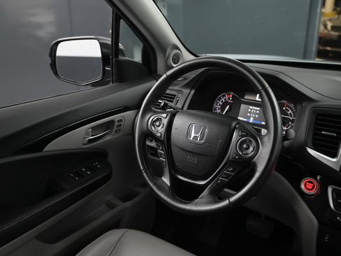 Used 2017 Honda Pilot Touring image 24