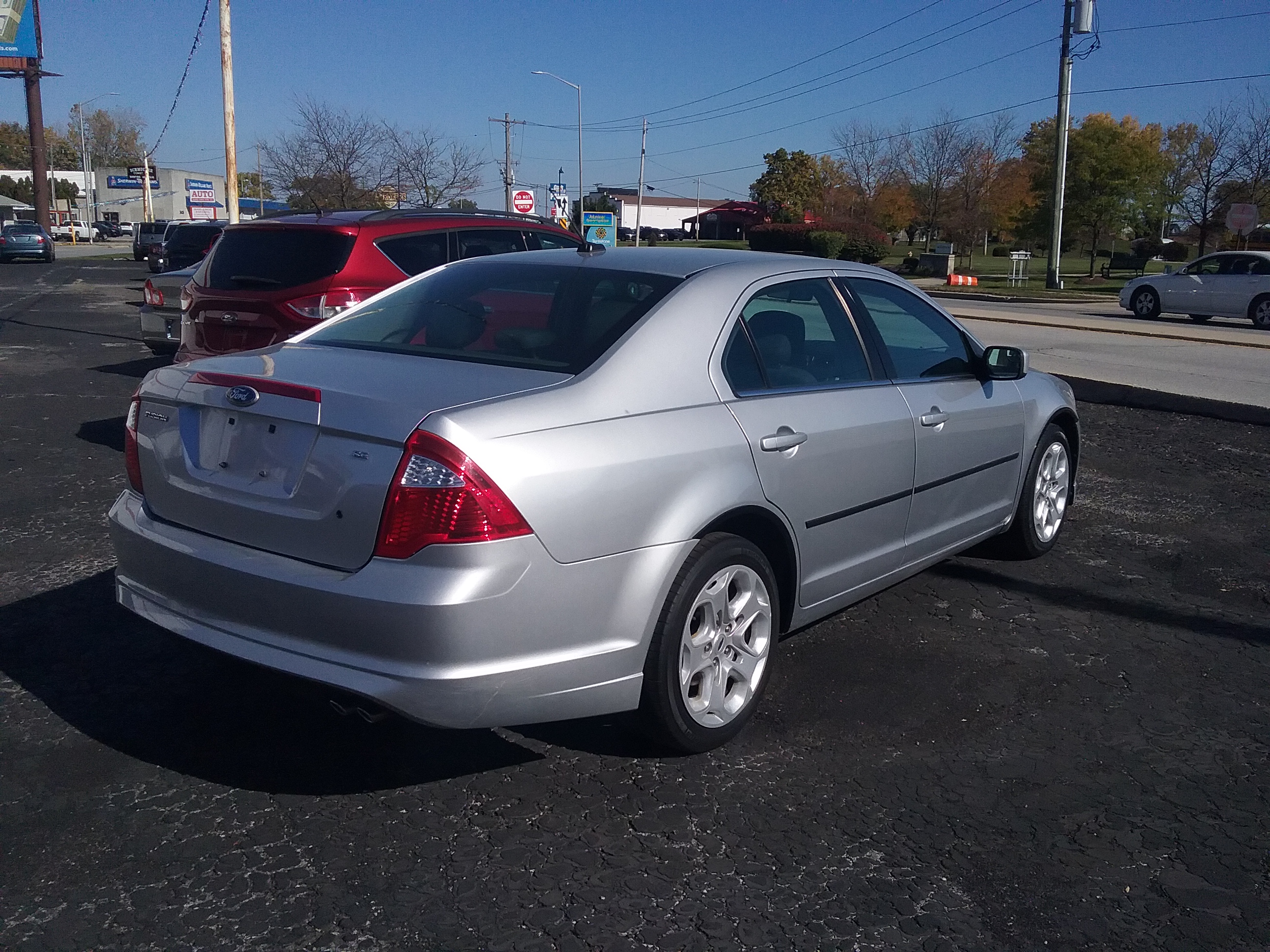 Used 2011 Ford Fusion SE FWD image 9