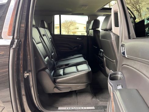 Used 2020 Chevrolet Suburban LT image 21