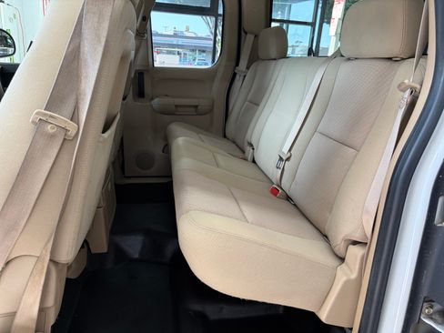 Used 2011 Chevrolet Silverado 1500 2WD Extended Cab LT image 10