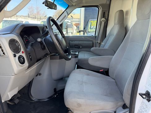 Used 2019 Ford E-350 and Econoline 350 image 11