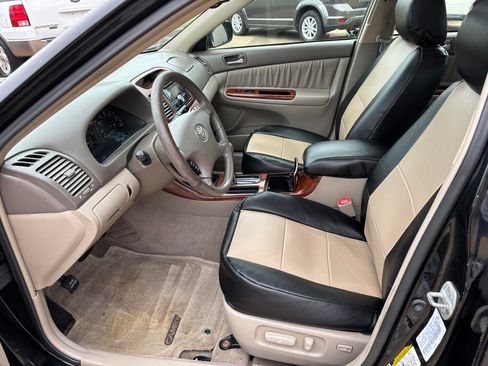 Used 2004 Toyota Camry V6 w/ XLE Premium Pkg FWD image 10