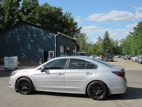 Used 2016 Subaru Legacy 2.5i Limited AWD/4WD image 4