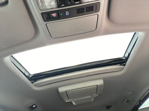 Used 2024 Honda Odyssey Touring image 27