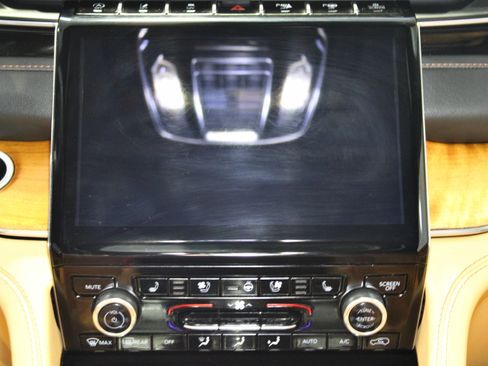 Used 2024 Jeep Grand Cherokee Summit image 12