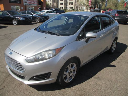 Used 2015 Ford Fiesta SE image 15