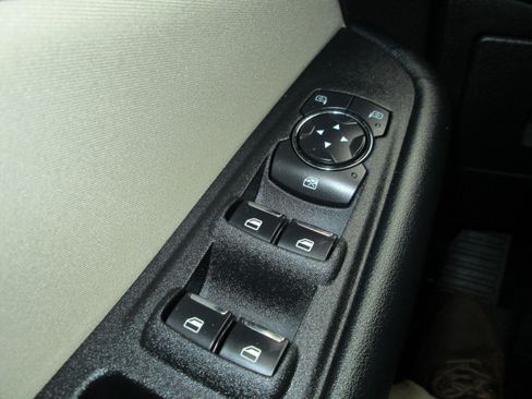 Used 2017 Ford Edge SE image 27