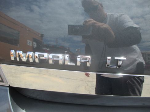 Used 2010 Chevrolet Impala LT FWD image 11