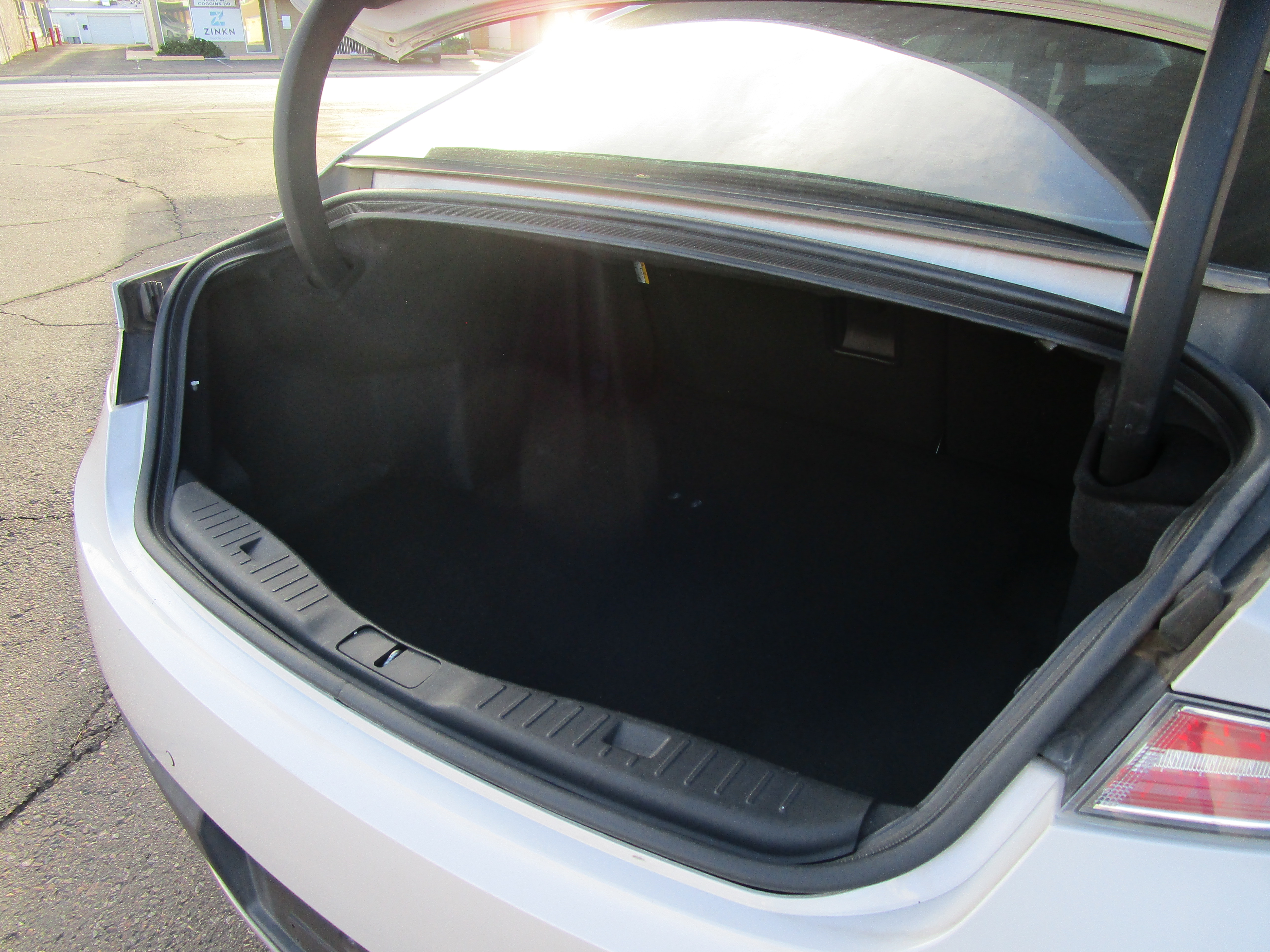 Used 2017 Lincoln MKZ Reserve FWD image 19