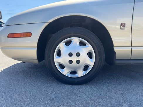 Used 2001 Saturn S-Series SL1 Sedan FWD image 14