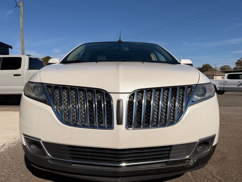 Used 2013 Lincoln MKX image 10