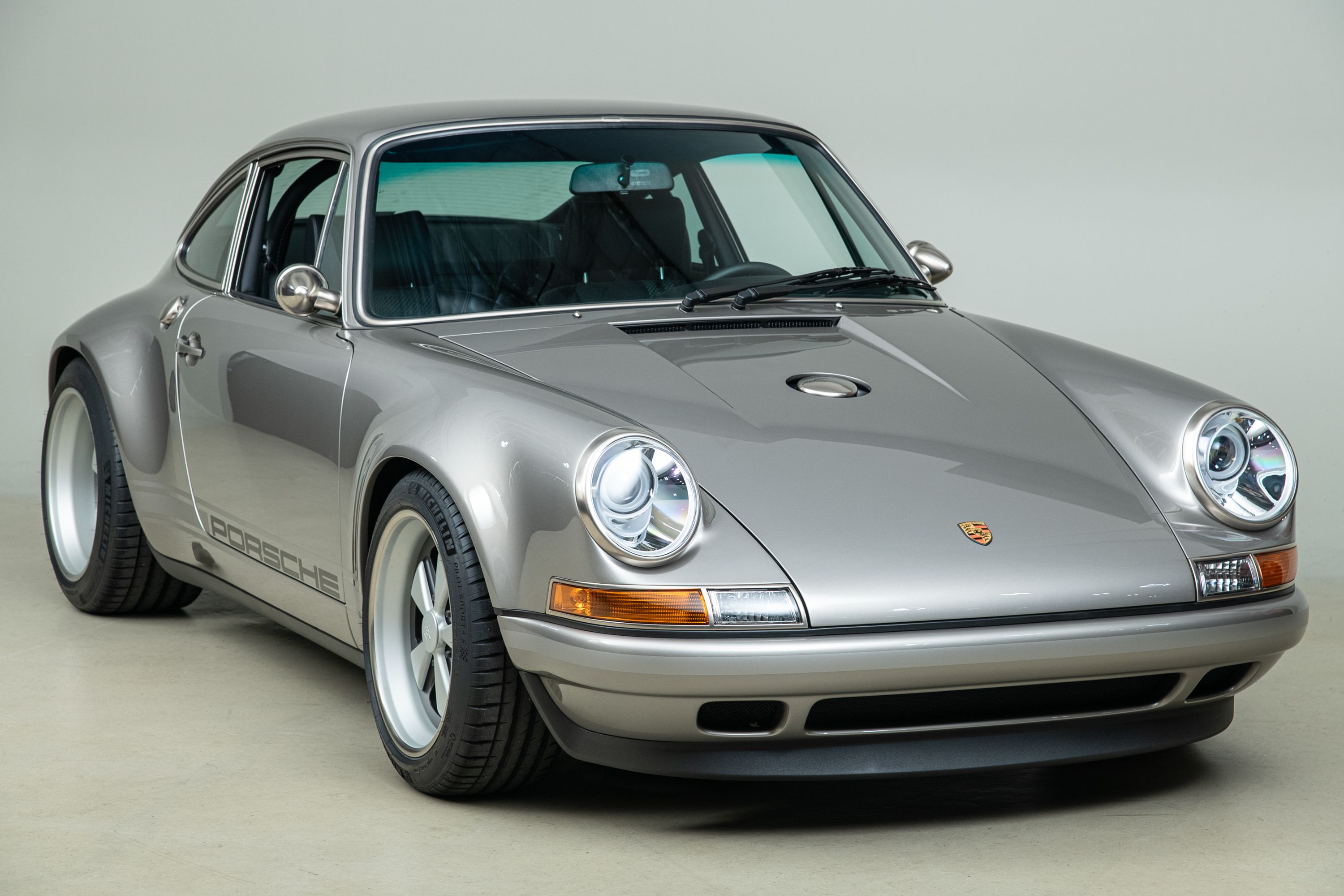Used 1989 Porsche 911 Carrera RWD image 12