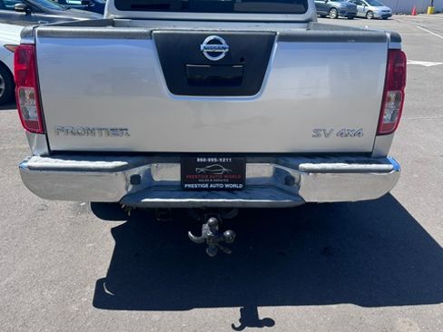 Used 2015 Nissan Frontier 4x4 Crew Cab image 4