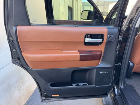 Used 2012 Toyota Sequoia Platinum image 18