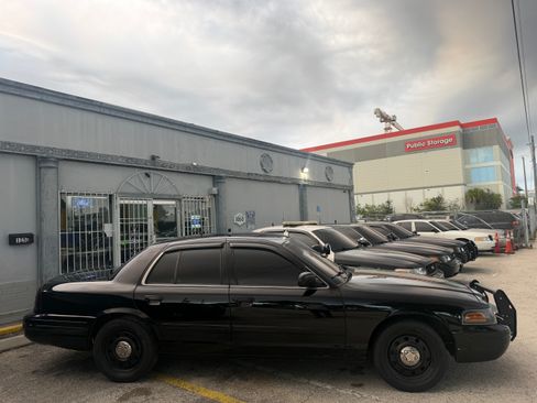Used 2011 Ford Crown Victoria Police Interceptor RWD image 10