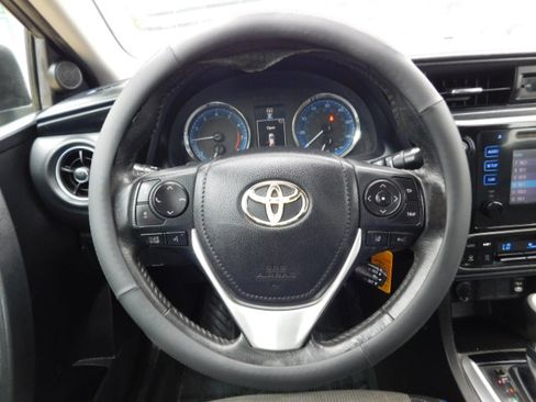 Used 2017 Toyota Corolla SE image 13
