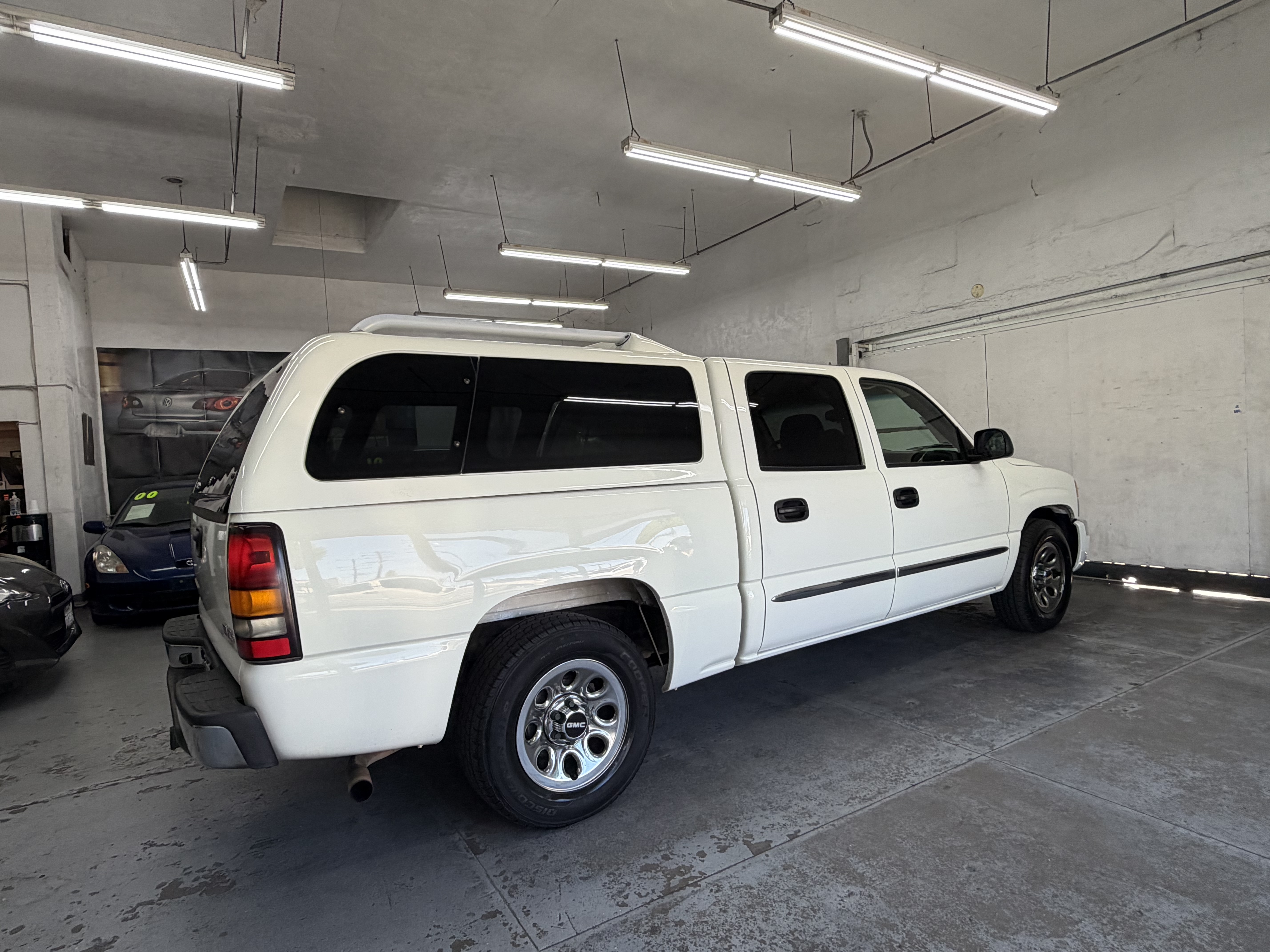Used 2007 GMC Sierra 1500 2WD Crew Cab image 6