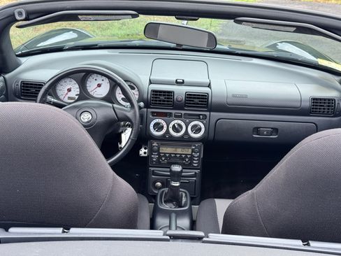 Used 2000 Toyota MR2 Spyder image 32