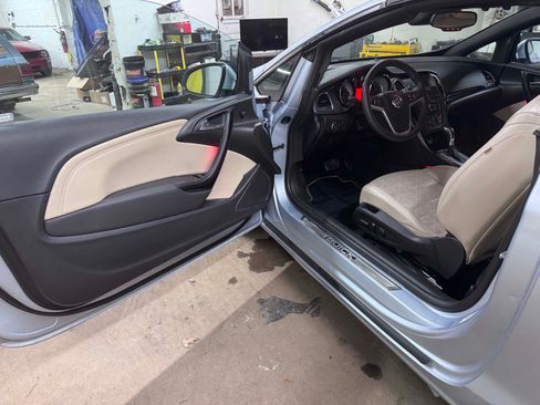 Used 2016 Buick Cascada Premium image 2