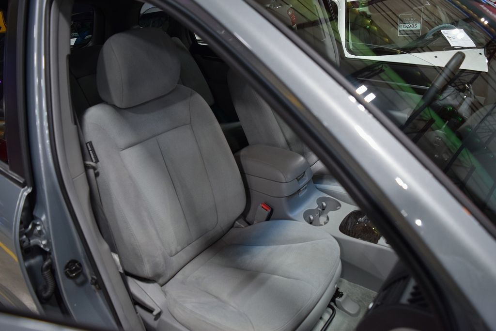 Used 2008 Hyundai Santa Fe SE FWD image 23