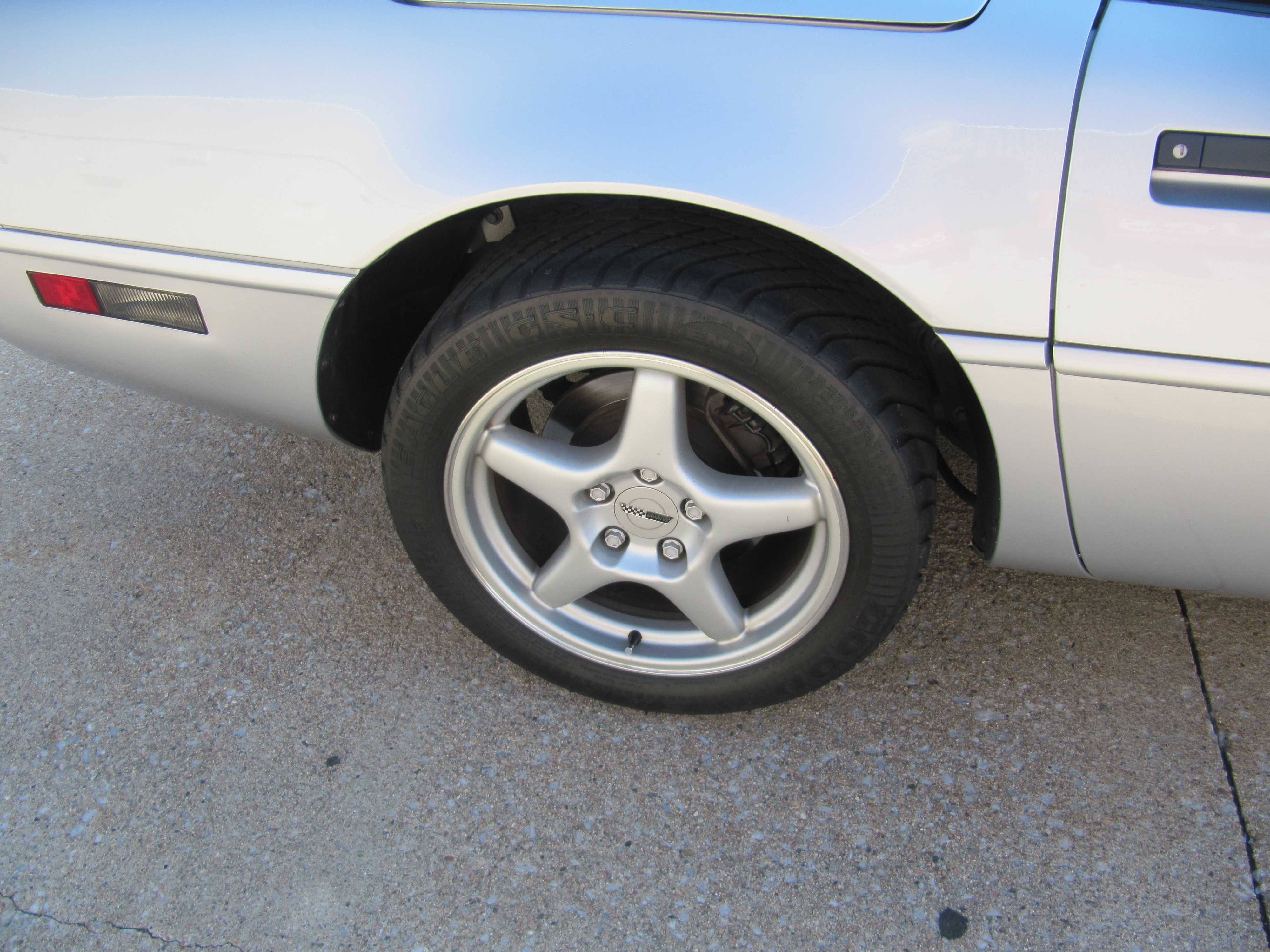 Used 1996 Chevrolet Corvette Convertible RWD image 13