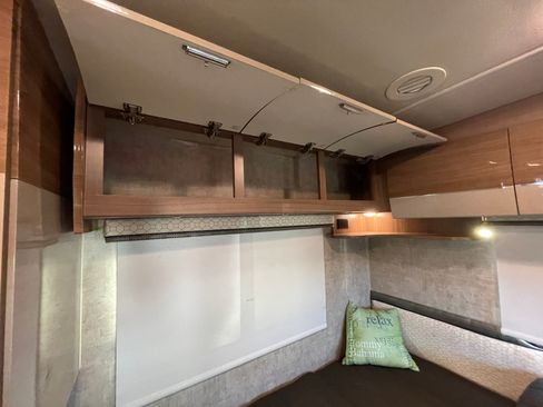 Used 2015 Mercedes-Benz Sprinter 4500 image 40