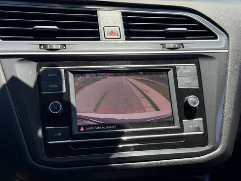 Used 2022 Volkswagen Tiguan FWD S image 15