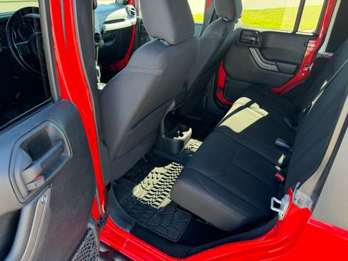 Used 2017 Jeep Wrangler 4WD Unlimited Sport image 6