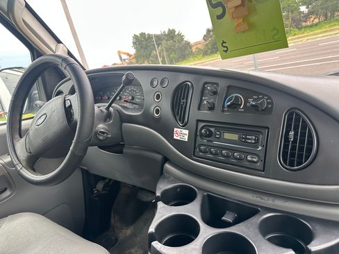 Used 2008 Ford E-350 and Econoline 350 XLT image 11