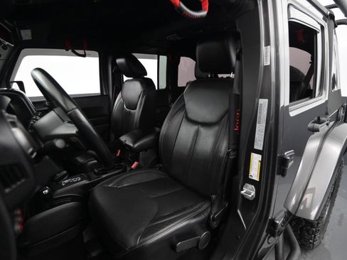 Used 2018 Jeep Wrangler Unlimited Sahara image 50