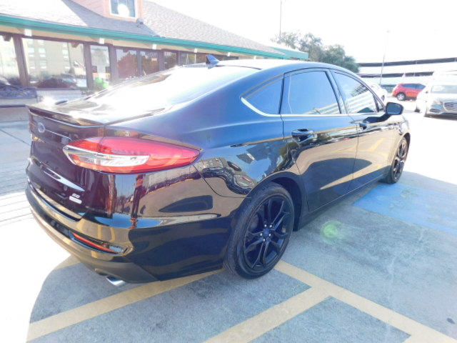 Used 2019 Ford Fusion SE FWD image 9