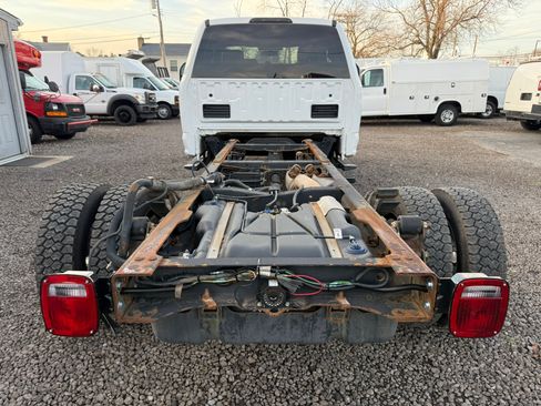 Used 2017 Ford F550 image 5