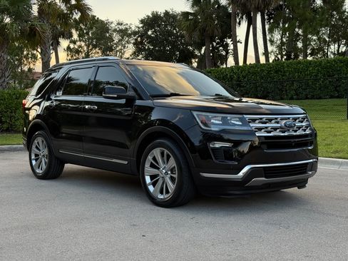 Used 2019 Ford Explorer FWD Limited image 11